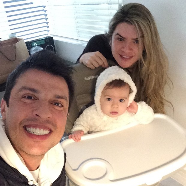 Ceará, Mirella e a filha (Foto: Reprodução/Instagram)