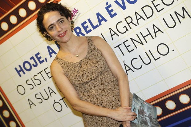 Silvia Buarque em estreia de peça (Foto: Roberto Teixeira / EGO)
