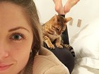 Ex-BBB Renatinha ganha massagem especial: 'Drenagem linfática felina'