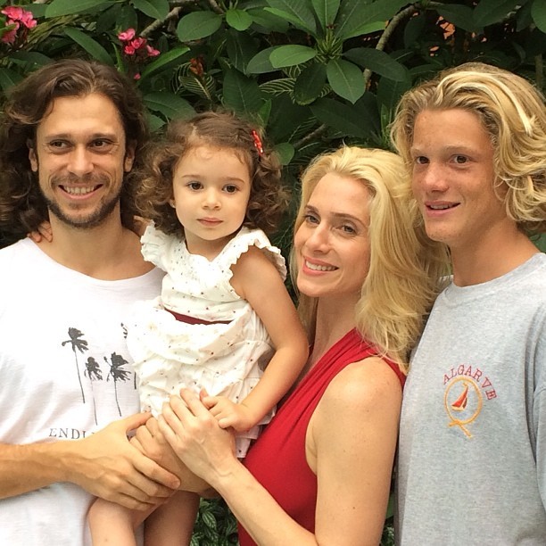 Letícia Spiller, o marido e os filhos (Foto: Reprodução / Instagram)