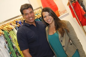 Maurício Mattar e a filha Petra em inauguração de loja no Rio (Foto: Roberto Filho / Divulgação)