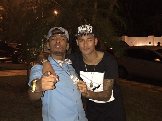 Nego do Borel posa com Neymar (Foto: Divulgação)