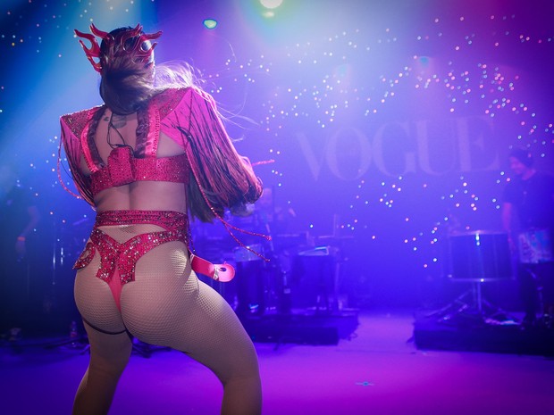 Anitta faz show em baile de carnaval em São Paulo (Foto: Raphael Castello/ Ag. News)