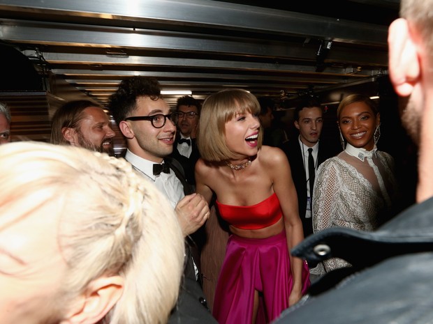 Jack Antonoff, Taylor Swift e Beyoncé no Grammy, em Los Angeles, nos Estados Unidos (Foto: Christopher Polk/ Getty Images/ AFP)