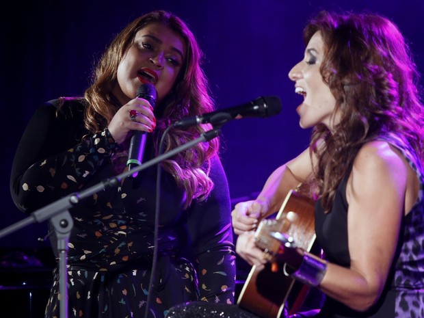 Preta Gil canta com Chiara Civelo no Rio (Foto: Roberto Filho/ Ag. News)