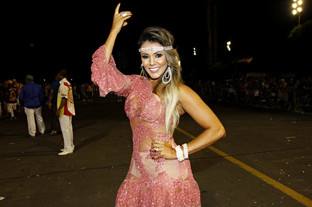 Fabiana Teixiera no ensaio técnico do carnaval de SP (Foto: Celso Tavares/EGO)