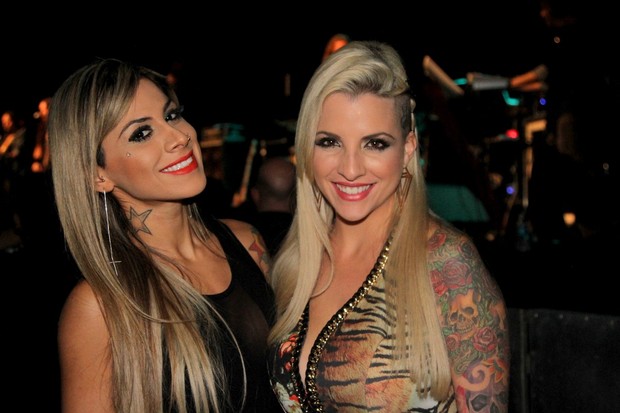 Clara e Vanessa em show de Rock em SP (Foto: Thiago Duran/AgNews)