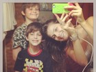 Isabeli Fontana posa com os filhos no banheiro: 'Hora de escovar os dentes'