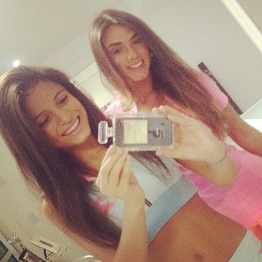  Nicole Bahls e a irmã, Carina (Foto: Instagram / Reprodução)