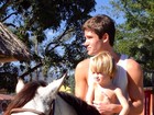 Jonatas Faro anda a cavalo com Guy: 'Olha como o cara cresceu'