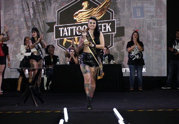Aline Cândido é a vencedora do Miss Tattoo Week (Foto: Celso Tavares/EGO)