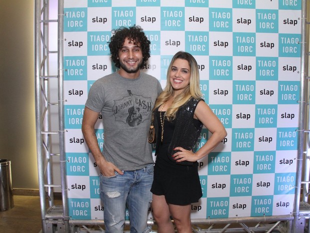 Rafael Almeida e a namorada, Maria Fernanda Ximenes, em show no Rio (Foto: Thyago Andrade/ Brazil News)
