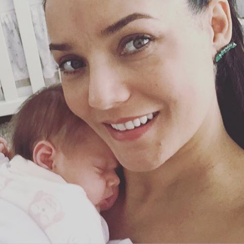 Mônica Carvalho com a filha, Valentina (Foto: Reprodução/Instagram)