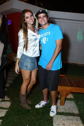 Carolina Portaluppi e Bernardo Mesquita em festa no Rio (Foto: Raphael Mesquita/ Foto Rio News)