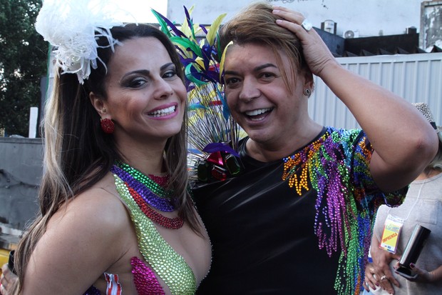 Vivi Araújo e David Brazil na 16ª Parada LGBT de Madureira  (Foto: Anderson Borde / agnews)