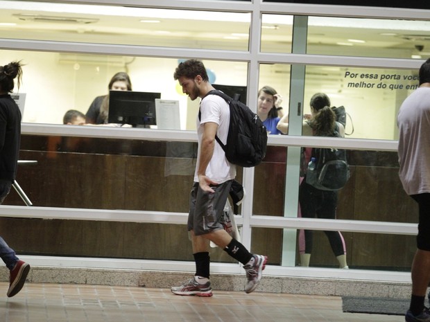 Klebber Toledo em academia no Zona Oeste do Rio (Foto: Delson Silva/ Ag. News)