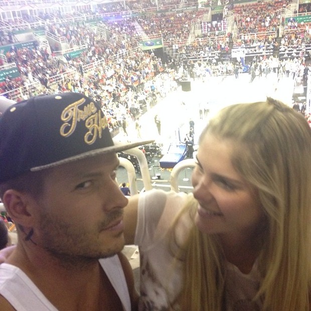 Barbara e Mateus no jogo na NBA (Foto: Reprodução/Instagram)