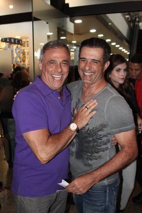 Oscar Magrini e MAscos Pasquim em espetáculo na Zona Oeste do Rio (Foto: Rogerio Fidalgo/ Ag. News)