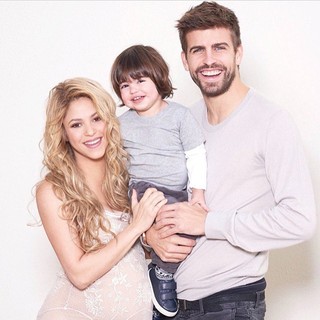 Shakira e Piqué com o filho Milan (Foto: Reprodução/Instagram)