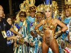 Sabrina Sato usa fantasia superousada em desfile da Vila Isabel