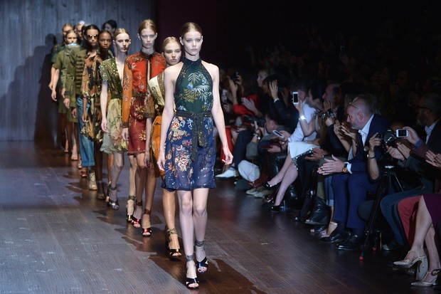 Desfile Gucci na semana de moda de Milão (Foto: AFP)