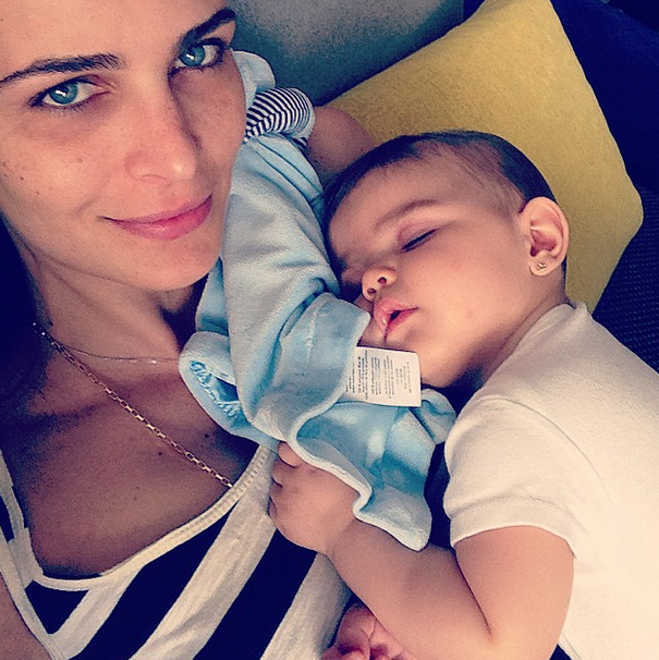 Fernanda Motta e a filha (Foto: Reprodução/Instagram)