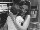Vanessa Giácomo posa com a filha e exibe momento carinhoso na web