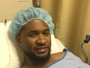 Usher posta foto em hospital e preocupa fãs: 'Me desejem melhoras'