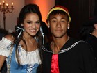 Com Bruna Marquezine, Neymar vai vestido de Quico a festa
