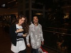 Rayanne Morais e Douglas Sampaio são clicados juntinhos em shopping