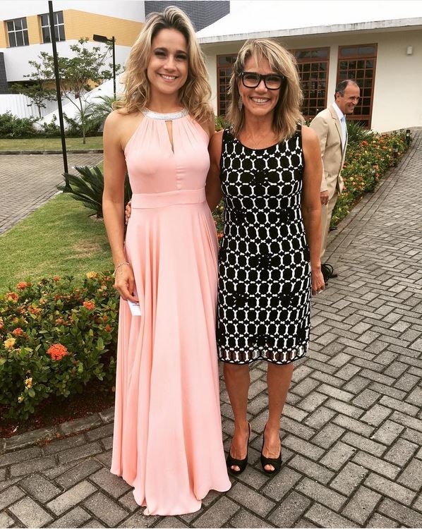 Fernanda Gentil e a mãe (Foto: Reprodução/Instagram)