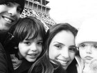 Kaká passeia em Paris com a família
