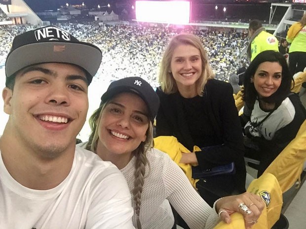 Ronald, Milene Domingues e Celina Locks na Arena Corinthians em São Paulo (Foto: Instagram/ Reprodução)
