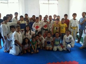 Crianças da Tijuquinha no Rio (Foto: Reprodução Instagram)