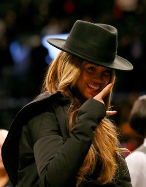 Beyoncé em jogo de basquete em Nova York, nos Estados Unidos (Foto: Elsa/ Getty Images/ AFP)