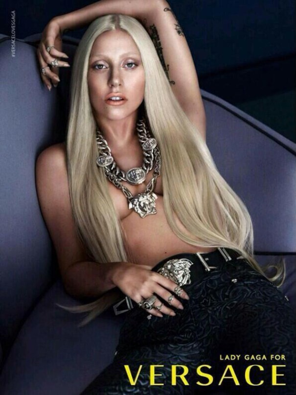 Lady Gaga na campanha da Versace (Foto: Divulgação)