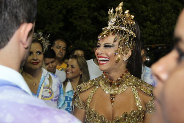 Viviane Araújo sorri na concentração (Foto: Amandio Santos/Ag News)