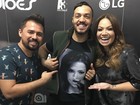 Belo usa camisa com estampa de Gracyanne Barbosa: 'Meu tudão'