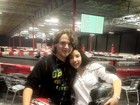 Filho de Michael Jackson posa com a namorada em corrida de kart