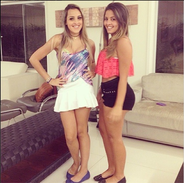 Danielle Favatto e amiga (Foto: Reprodução Instagram)