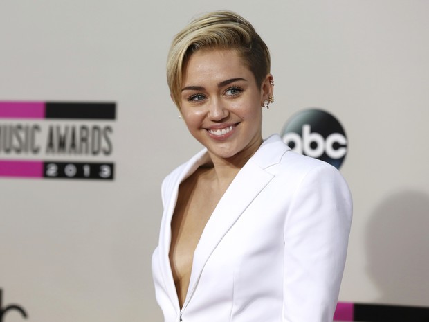Miley Cyrus no American Music Awards em Los Angeles, nos Estados Unidos (Foto: Mario Anzuoni/ Reuters)