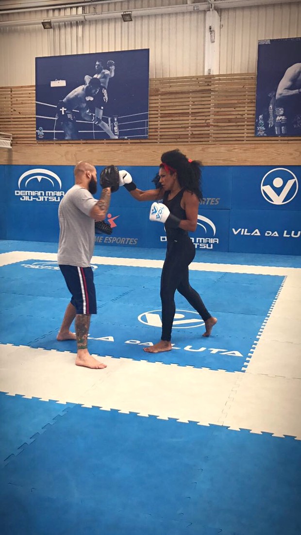 Simone Sampaio treina com o coach Jorge Michelan (Foto: Ayres Assessoria/Divulgação)