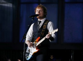 Ed Sheeran canta Thinking out loud no Grammy  (Foto: Lucy Nicholson/ Reuters)