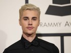 Justin Bieber comemora primeiro Grammy da carreira com fãs