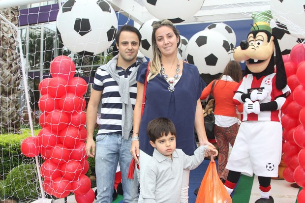 Felipe Massa e família  (Foto: Thiago Duran/AgNews)