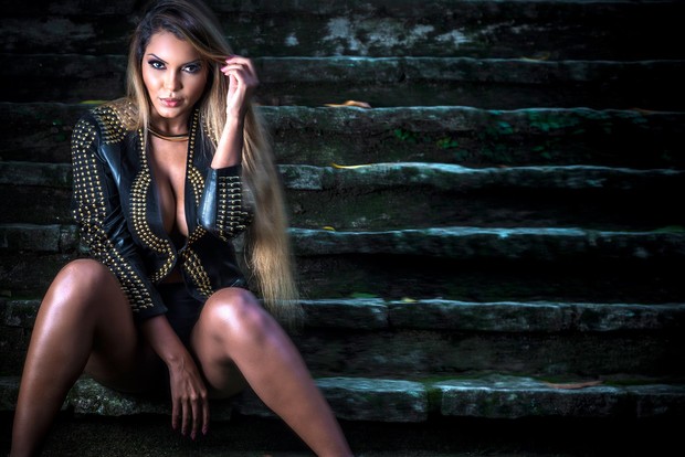 Karol Ka posa sensual (Foto: Leo Castro / MF Models Assessoria)