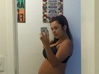 Rebeka Francys posa de lingerie e diz que engordou 21 quilos na gravidez