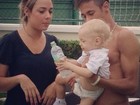 Neymar curte o sábado com a ex e o filho, em pagode com Thiaguinho