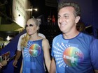 Luciano Huck e Angélica prestigiam Boni em carnaval do Rio