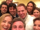 Luciano Huck posta selfie com Angélica e Silvio Santos